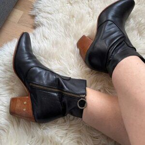 NEW BEEK Made In Mexico Leather Catbird Booties in black/tan for women 825 13j8